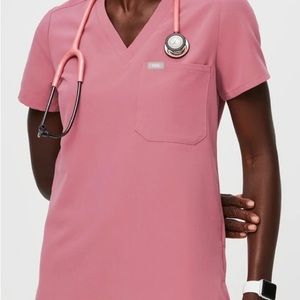 Figs Catarina One Pocket Scrub Top, Chalk Pink, Size Small